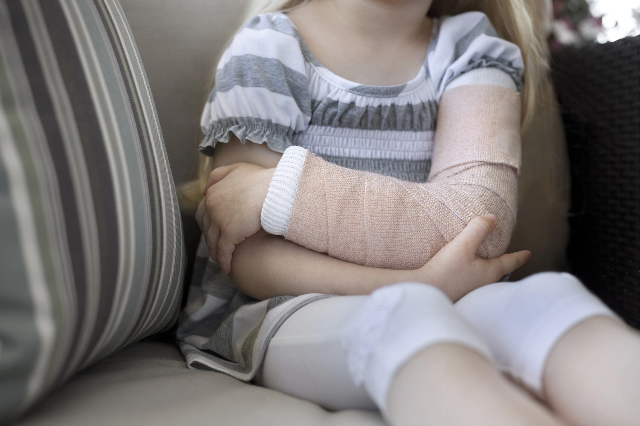 Little girl with broken arm